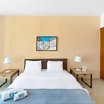 Fam Living - Mag 218 Tower, Sea View