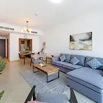 Fam Living - Mag 218 Tower, Sea View