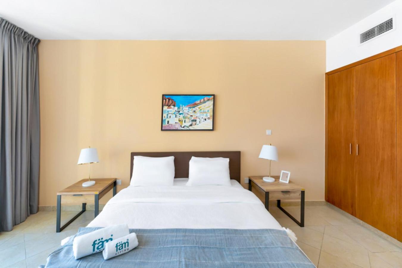 Apartment Fam Living - Mag 218 Tower, Sea View Dubai