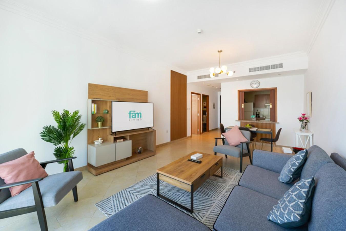 Fam Living - Mag 218 Tower, Sea View *