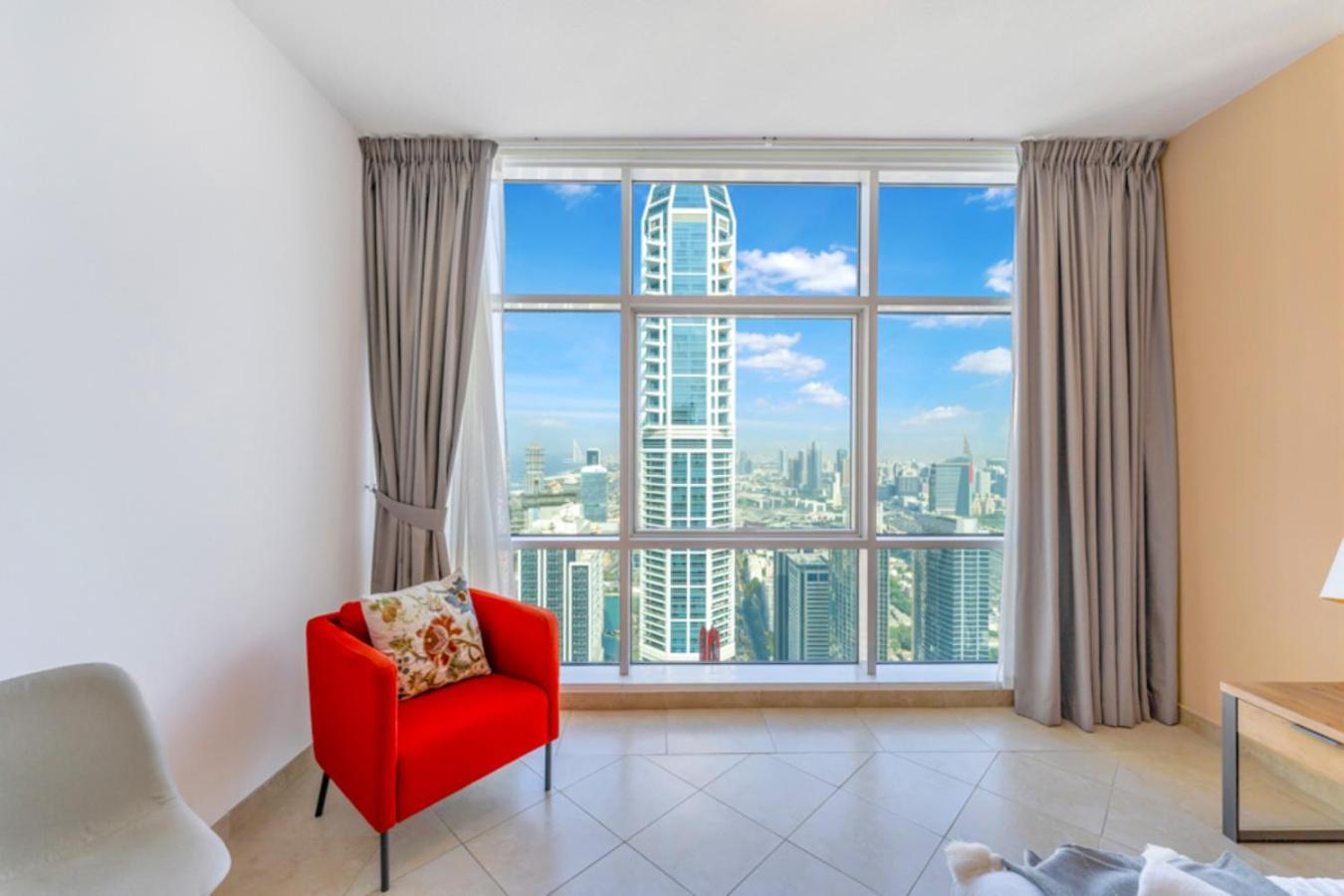 Fam Living - Mag 218 Tower, Sea View Apartment
