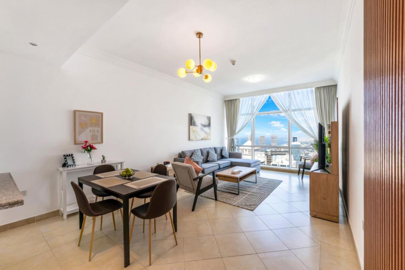 Fam Living - Mag 218 Tower, Sea View Apartment