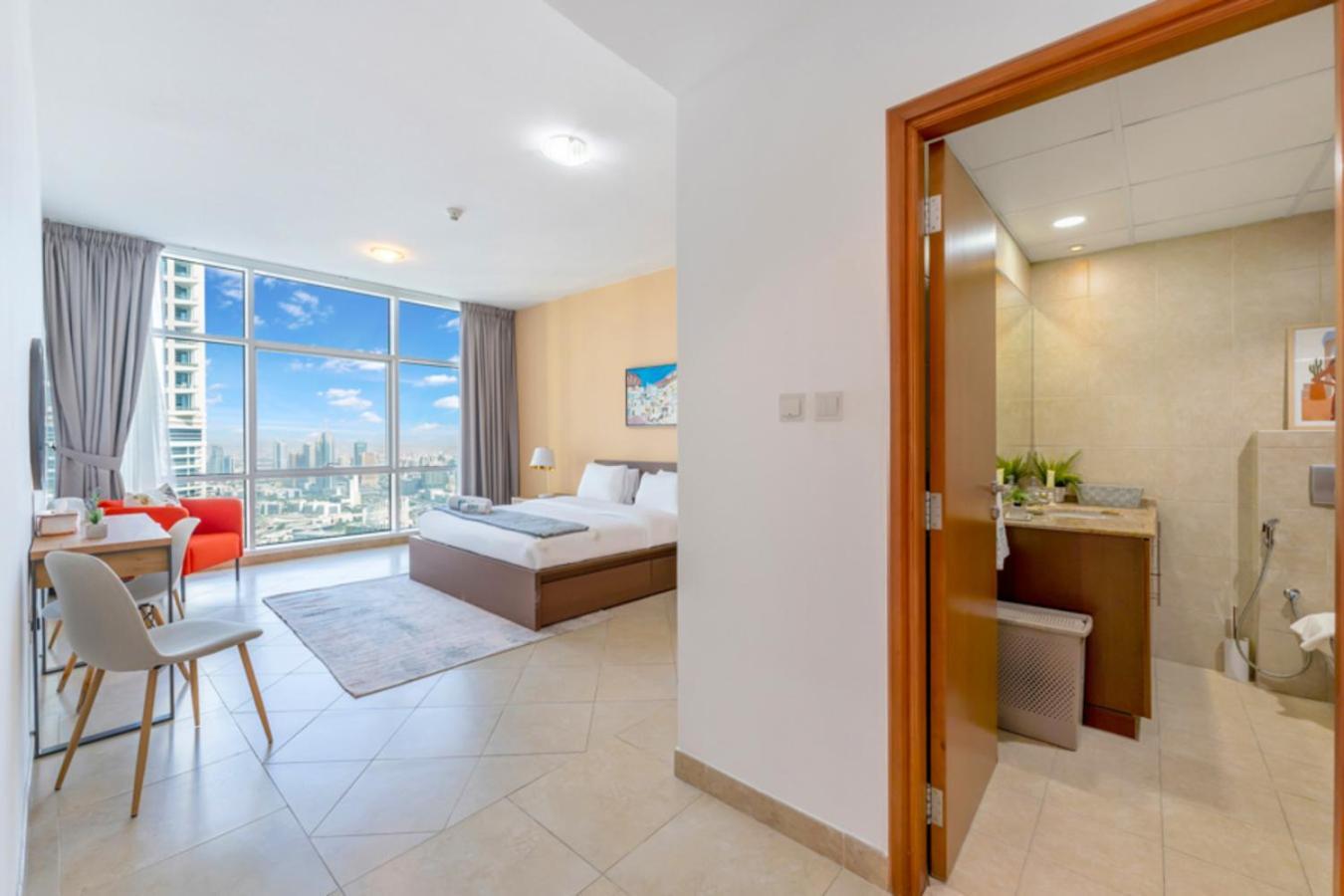 Fam Living - Mag 218 Tower, Sea View Apartment *
